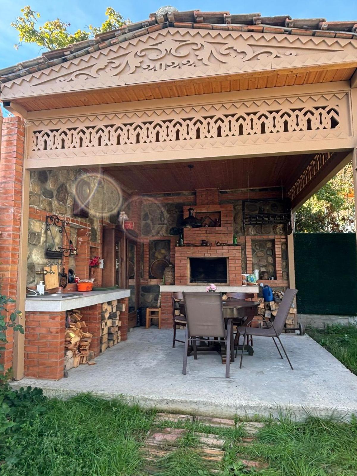 Verona Apartment Dushet'i Екстериор снимка