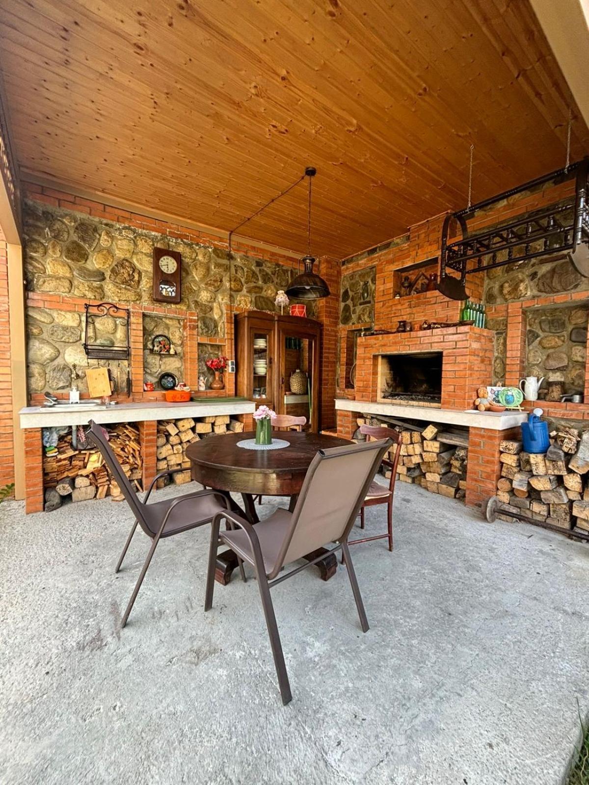 Verona Apartment Dushet'i Екстериор снимка
