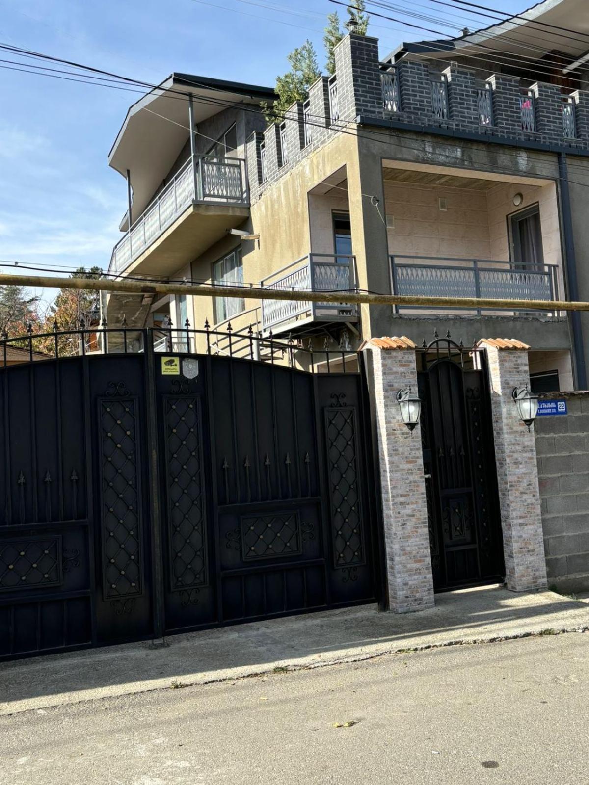Verona Apartment Dushet'i Екстериор снимка